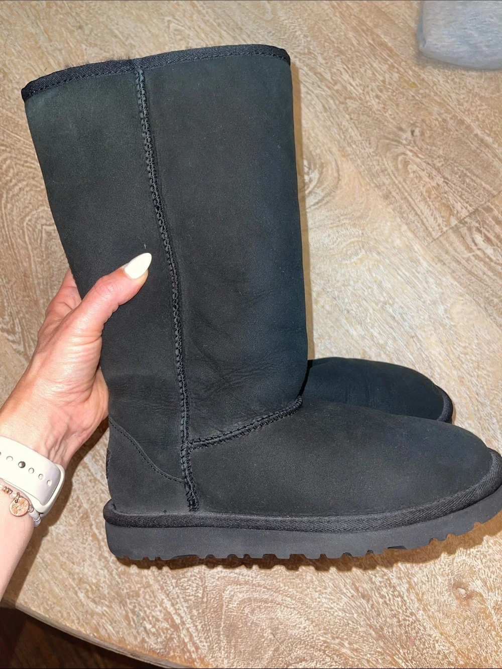 UGG Classic Tall II (Big Kid) Size 4 Black EUC!